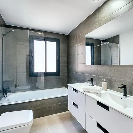 3023 Modern Townhouse In Cancelada Holiday home *