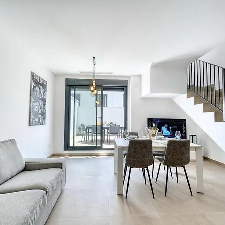 3023 Modern Townhouse In Cancelada